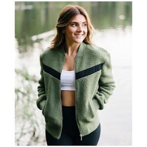 Zyia active flying V olive green fleece jacket xxs